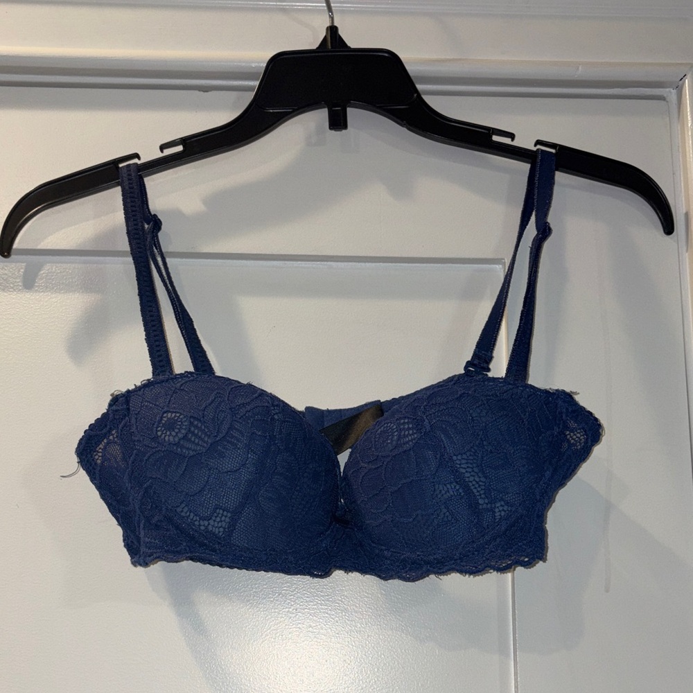 Elegant Lace Women's Bra - Navy Blue